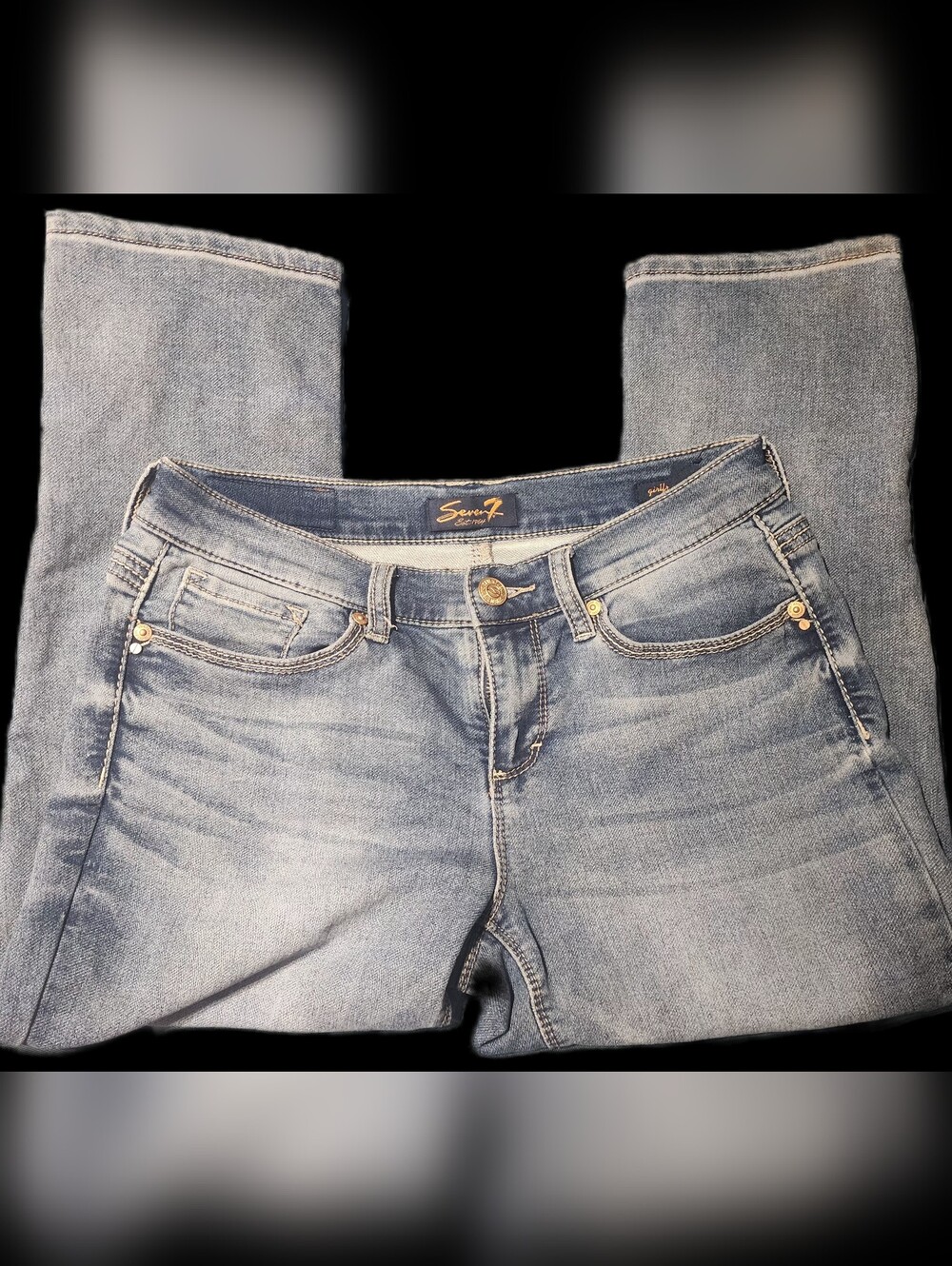 LIKE NEW! Seven7 Women's Girlfriend Cropped Jeans Size 4
